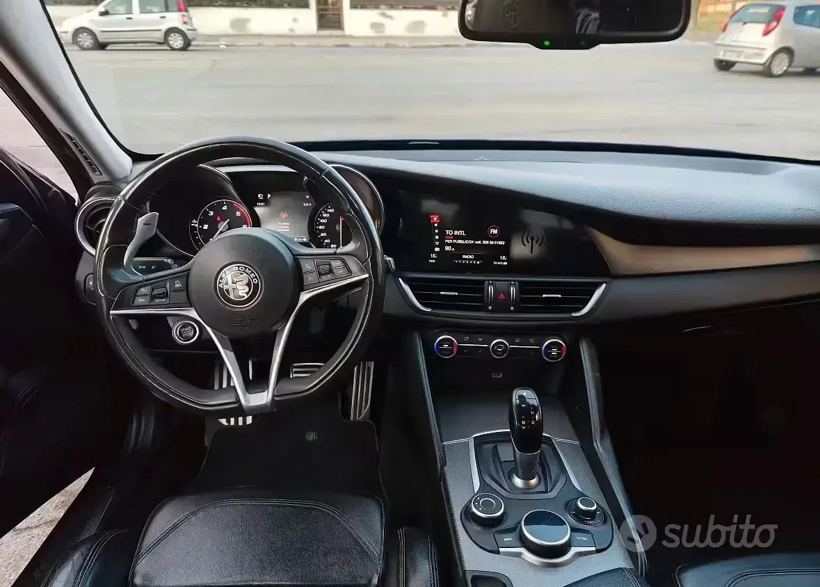 Usata Alfa Romeo Giulia 210 CV (154 kW) 2018 Bluazzurro Berlina