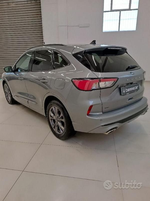 Usata Ford Kuga ST-Line 120 CV (88 kW) 2023 Grigio SUV