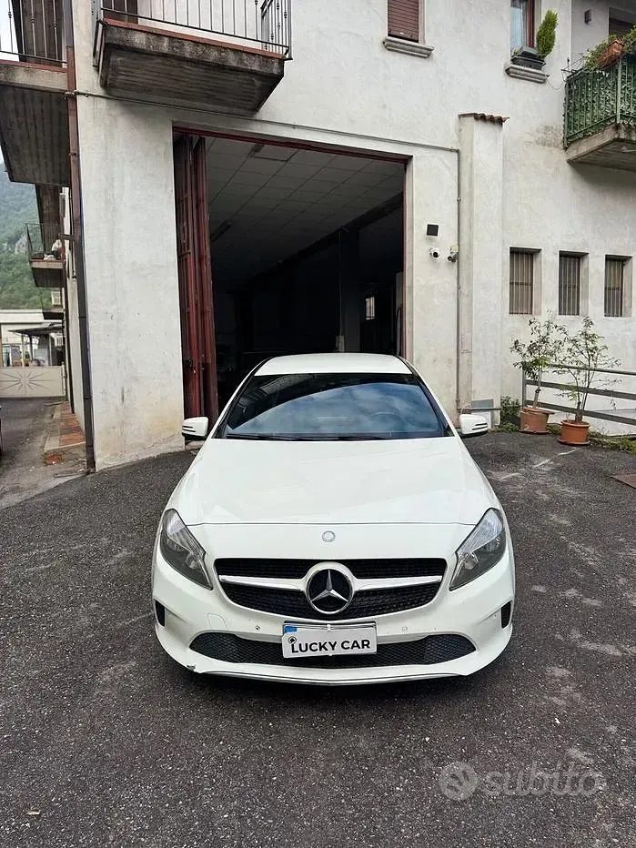 Usata Mercedes A180 Executive 109 CV (80 kW) 2016 Bianco Utilitaria