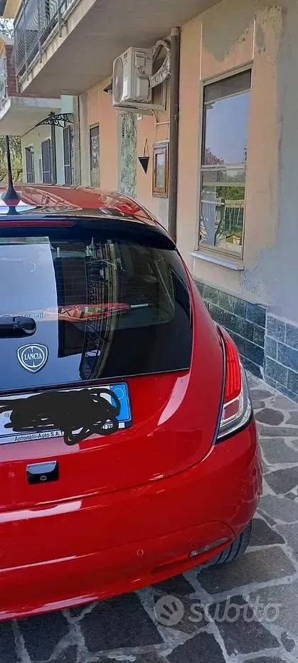 Usata Lancia Ypsilon 69 CV (50 kW) 2024 Rosso Utilitaria