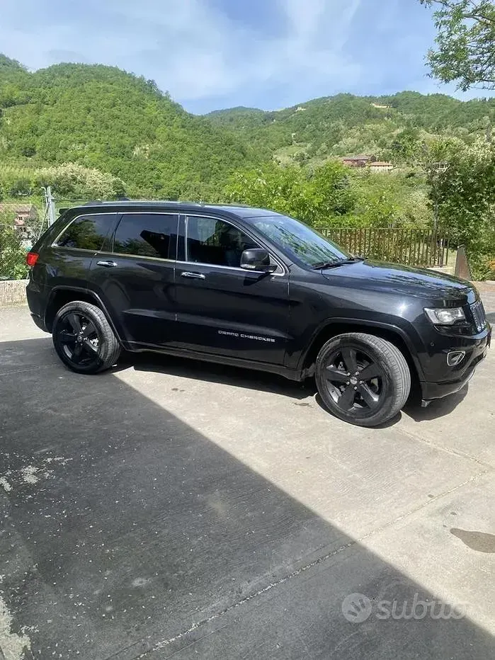 Usata Jeep Grand Cherokee Overland 250 CV (183 kW) 2013 Nero SUV