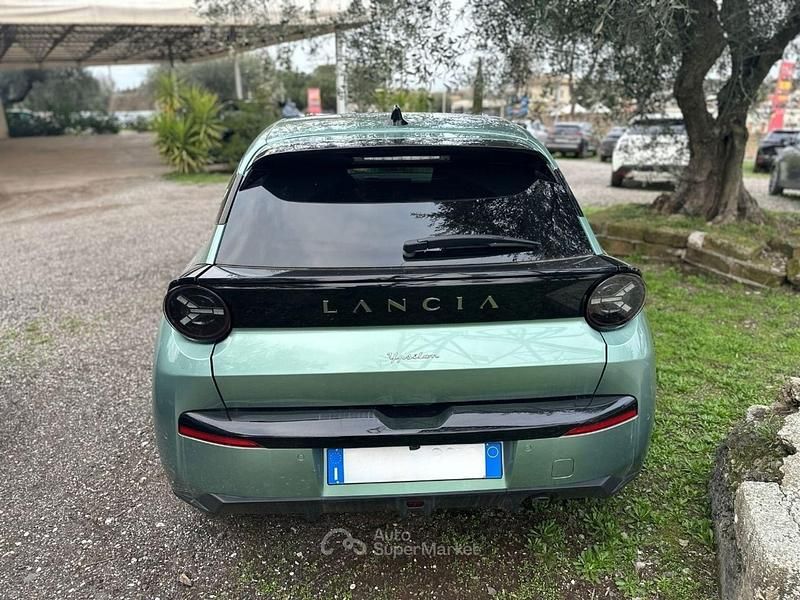 Usata Lancia Ypsilon 110 CV (80 kW) 2025 Verde Utilitaria