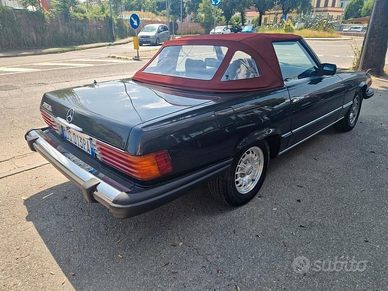 Usata Mercedes SL380 218 CV (160 kW) 1985 Nero Cabrio