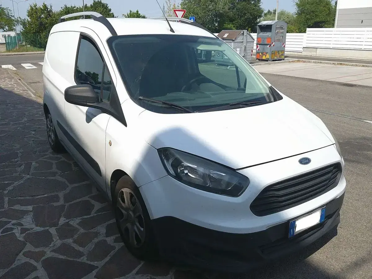 Usata Ford Transit Courier 75 CV (55 kW) 2017 Bianco Furgone
