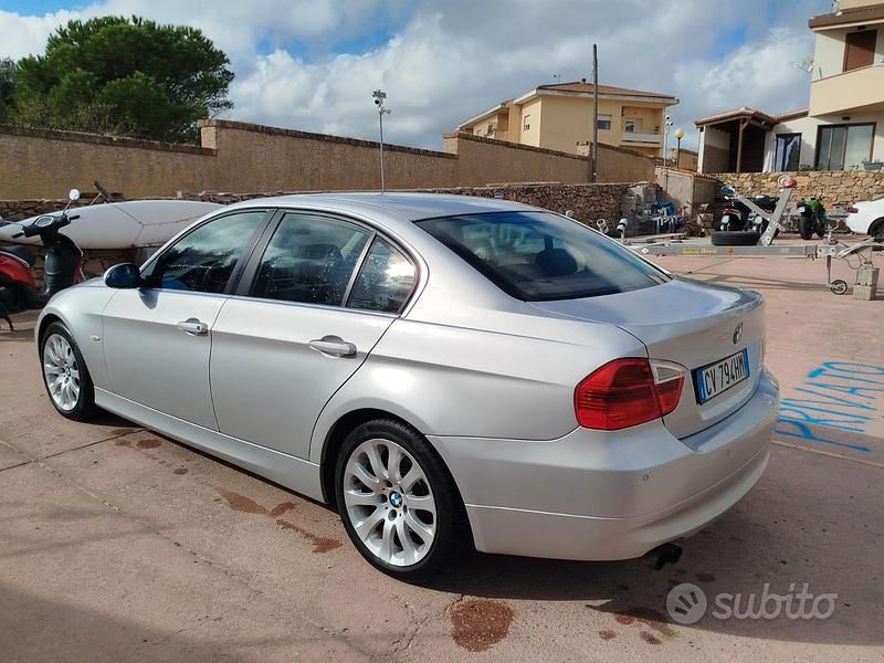 Usata BMW 325 218 CV (160 kW) 2005 Argento Berlina