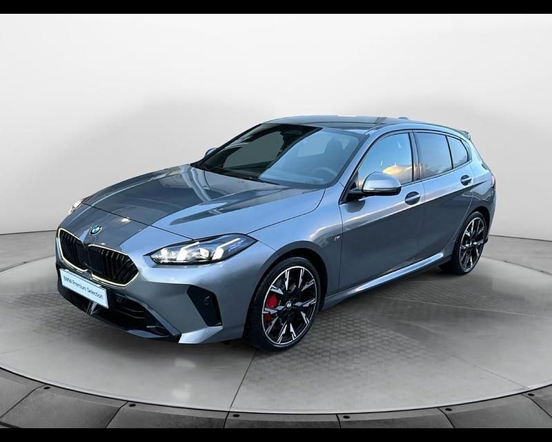 Grigio Usata 2024 BMW 118 M Sport Utilitaria | 36.300 € (Cara) - Immagine 1/2
