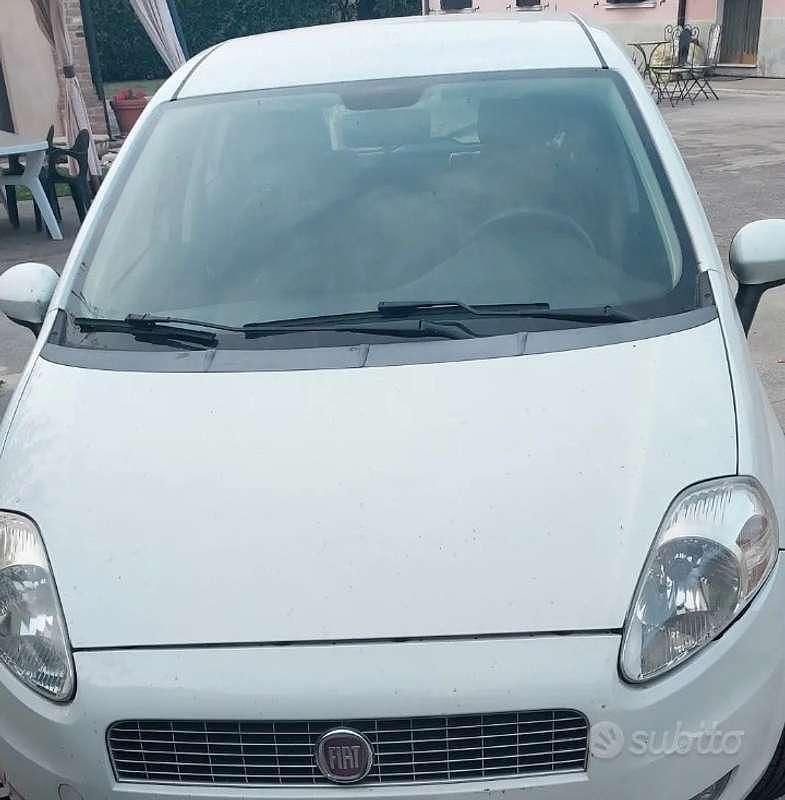 Usata Fiat Punto 60 CV (44 kW) 2010 Utilitaria