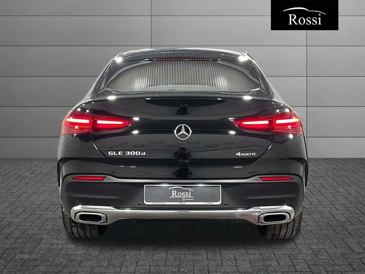Begagnad Mercedes GLE300 AMG Line Premium 269 HK (197 kW) 2024 Svart Sportkupé