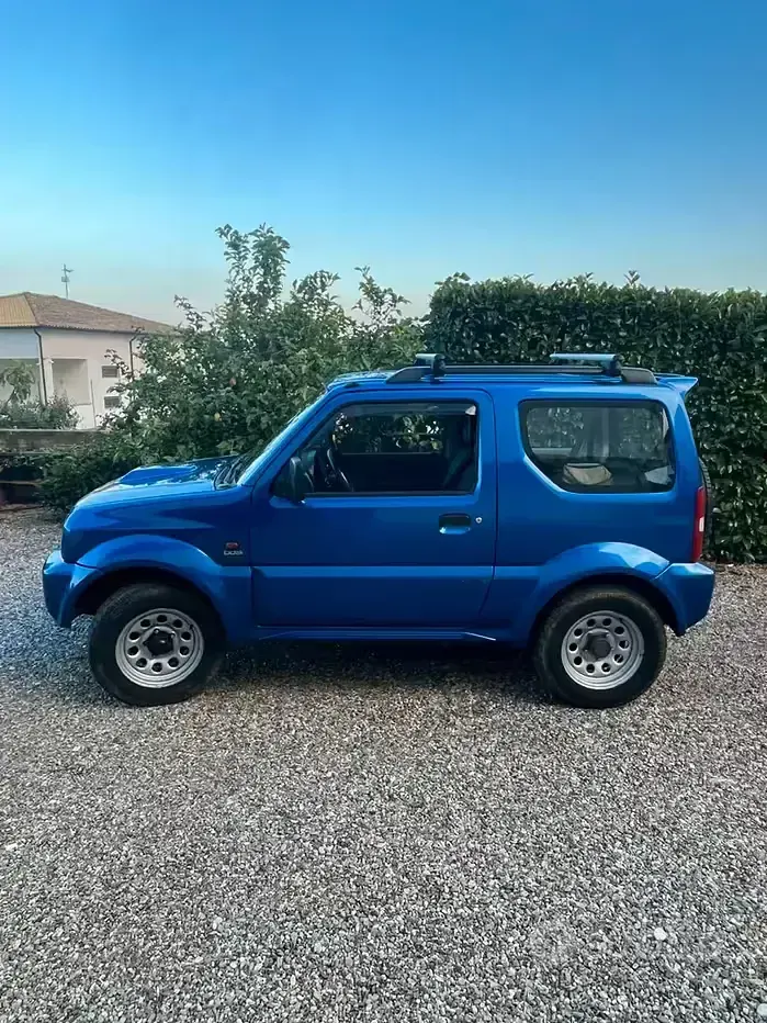 Usata Suzuki Jimny 65 CV (47 kW) 2005 Bluazzurro SUV