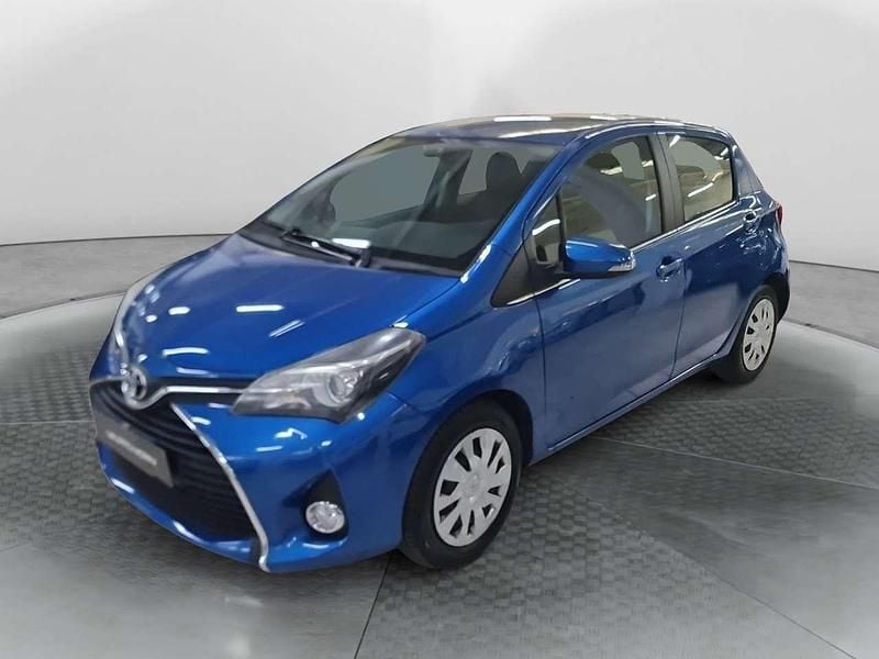 Other Usata 2014 Toyota Yaris Active Tre volumi | 7900 € (Buon prezzo) - Immagine 1/4