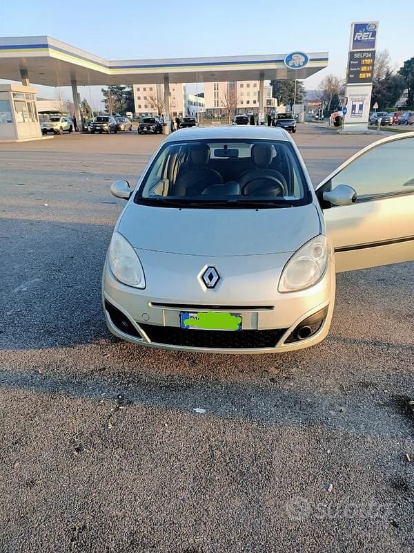 Usata Renault Twingo 75 CV (55 kW) 2007 Giallo Utilitaria