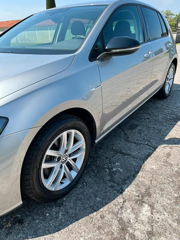 Usata VW Golf VII 110 CV (80 kW) 2018 Grigio Utilitaria