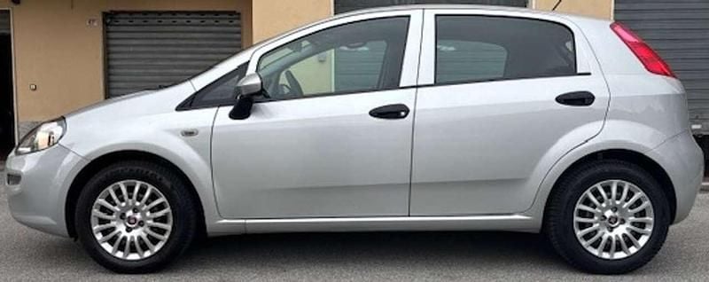 Usata Fiat Punto Street 69 CV (50 kW) 2015 Argento Utilitaria