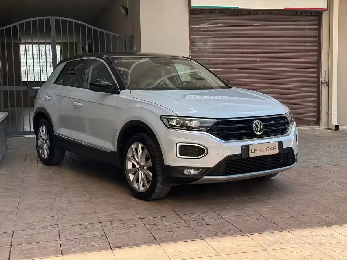 Usata VW T-Roc Advance 116 CV (85 kW) 2018 Grigio SUV