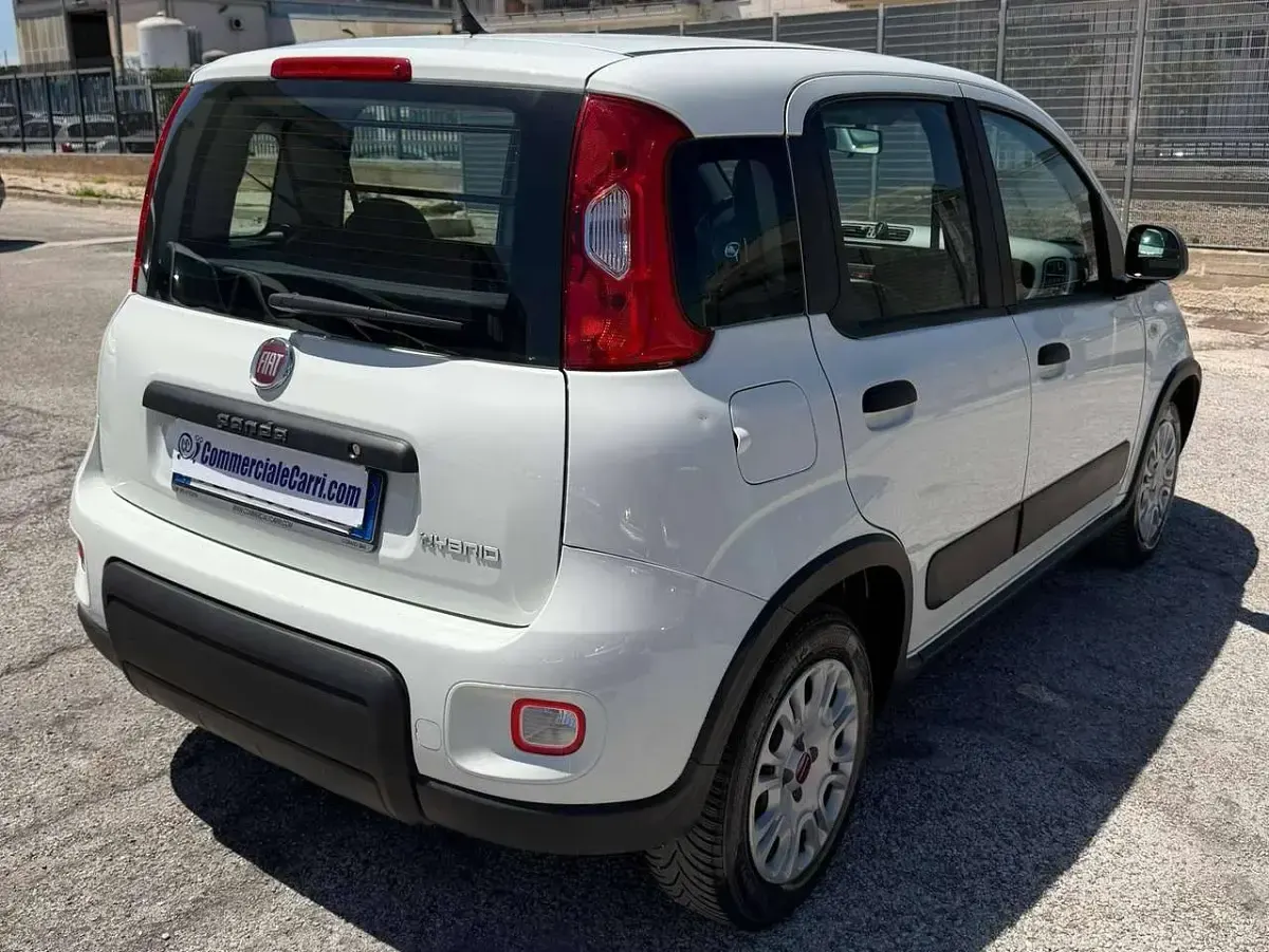 Usata Fiat Panda Street 69 CV (50 kW) 2022 Bianco Utilitaria