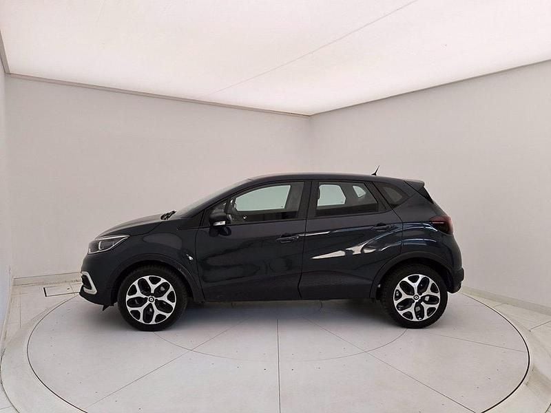 Usata Renault Captur Zen 90 CV (66 kW) 2018 Blu scuro SUV