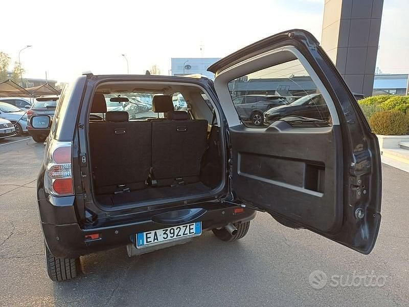 Usata Suzuki Grand Vitara 129 CV (94 kW) 2010 Nero SUV