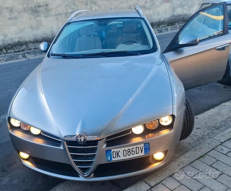 Usata 2007 Alfa Romeo 159 Station wagon | 3500 € - Immagine 1/4