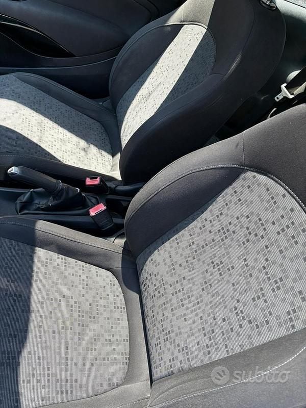 Usata Opel Adam 87 CV (63 kW) 2016 Utilitaria