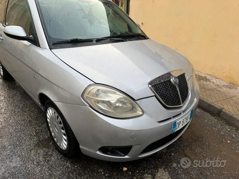 Usata Lancia Ypsilon 69 CV (50 kW) 2008 Grigio Utilitaria