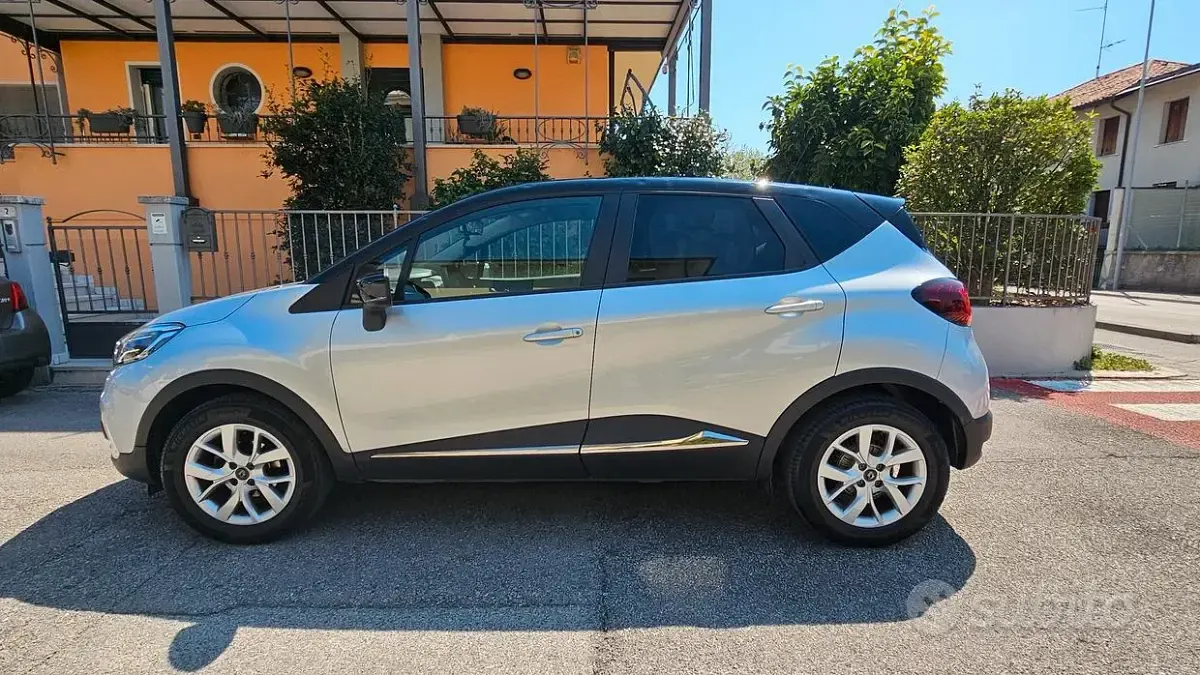 Usata Renault Captur Business 90 CV (66 kW) 2019 Grigio SUV