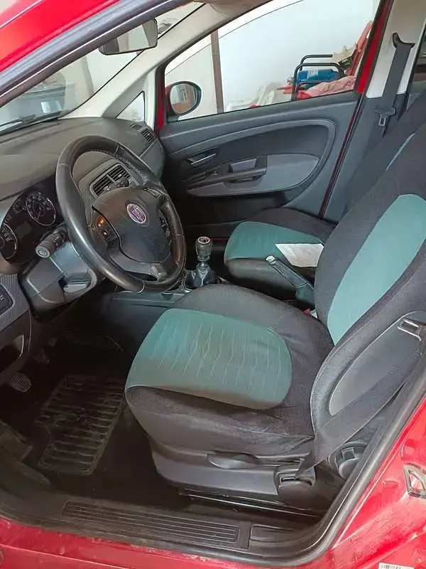 Usata Fiat Grande Punto Dynamic 77 CV (56 kW) 2009 Rosso Utilitaria