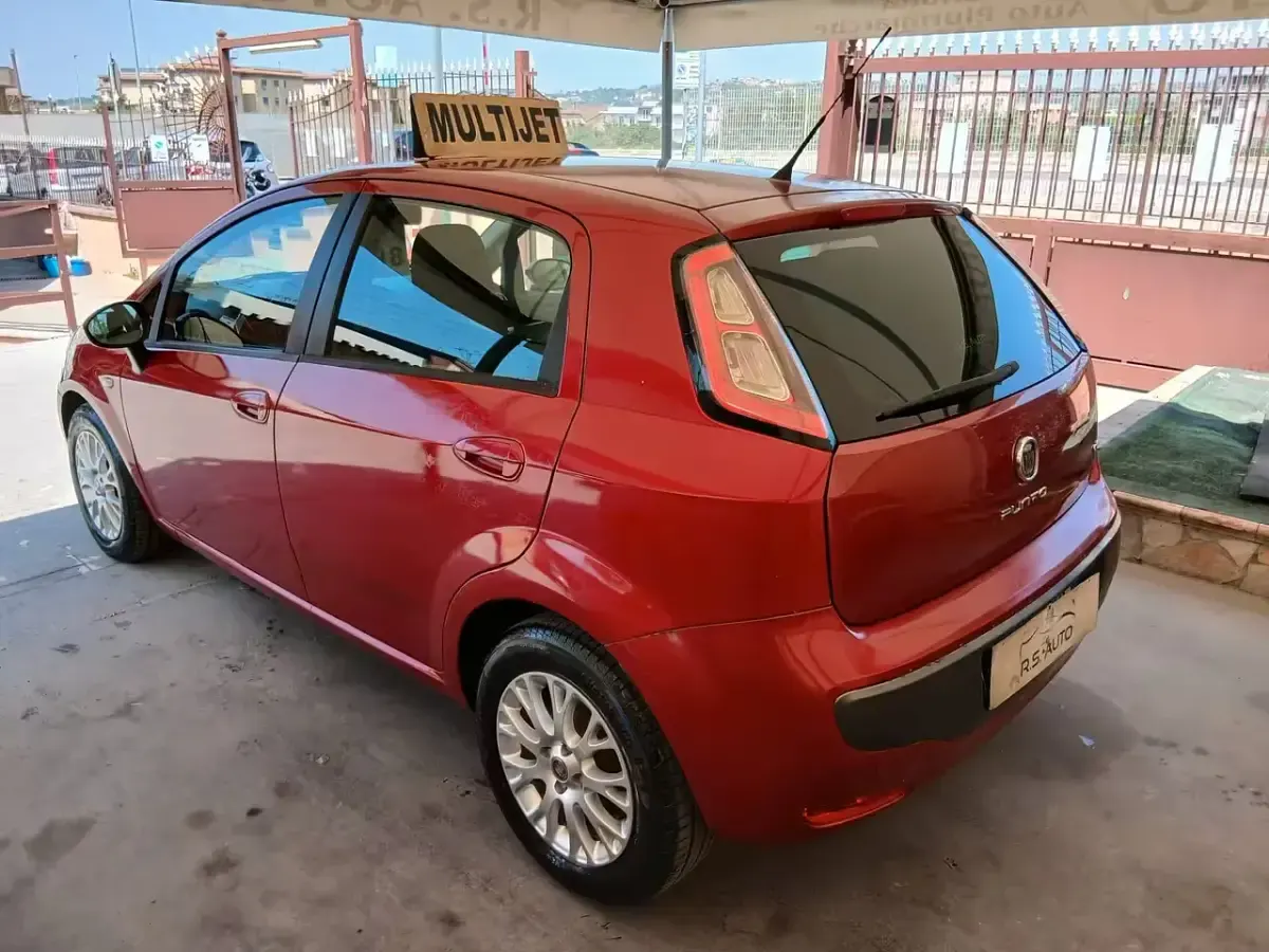Usata Fiat Punto Evo 75 CV (55 kW) 2011 Rosso Utilitaria