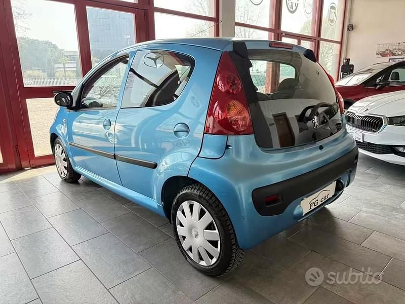 Usata Peugeot 107 68 CV (50 kW) 2006 Blu Utilitaria