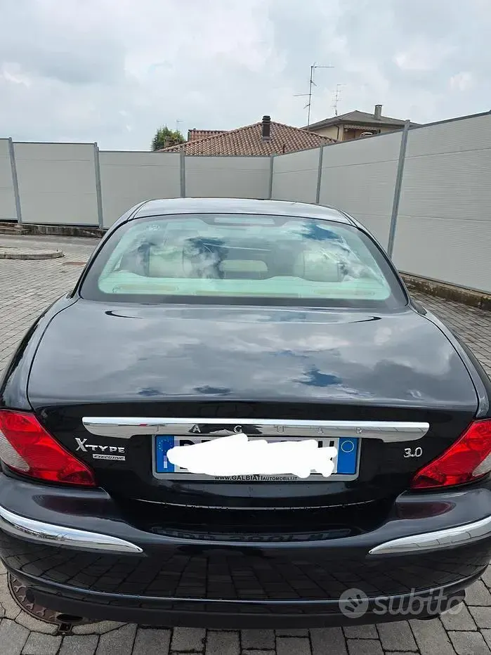 Usata Jaguar X-type Executive 156 CV (114 kW) 2006 Nero Berlina
