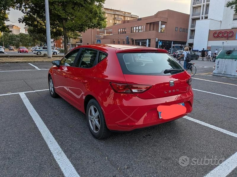 Usata Seat Leon 130 CV (95 kW) 2014 Rosso Coupé