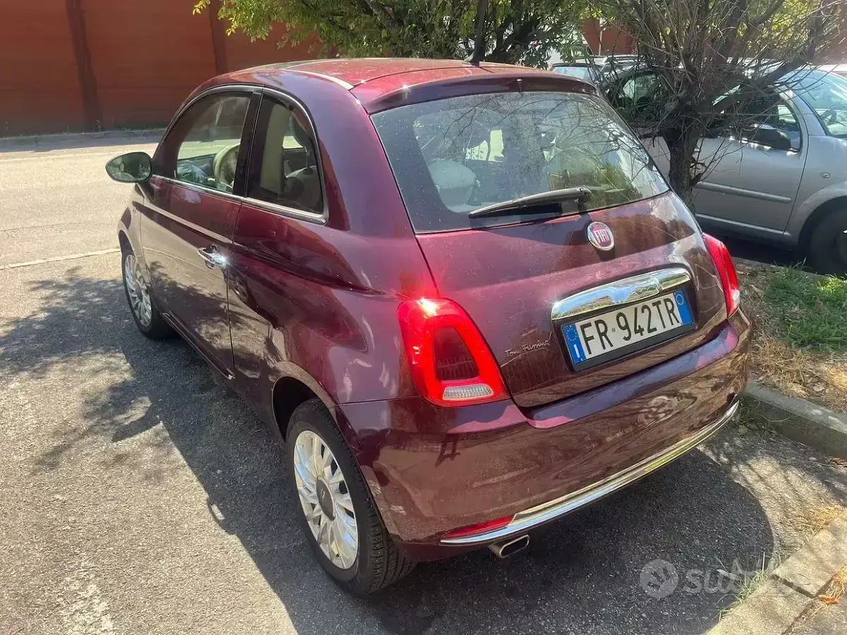 Usata Fiat 500 Lounge 69 CV (50 kW) 2015 Viola Utilitaria