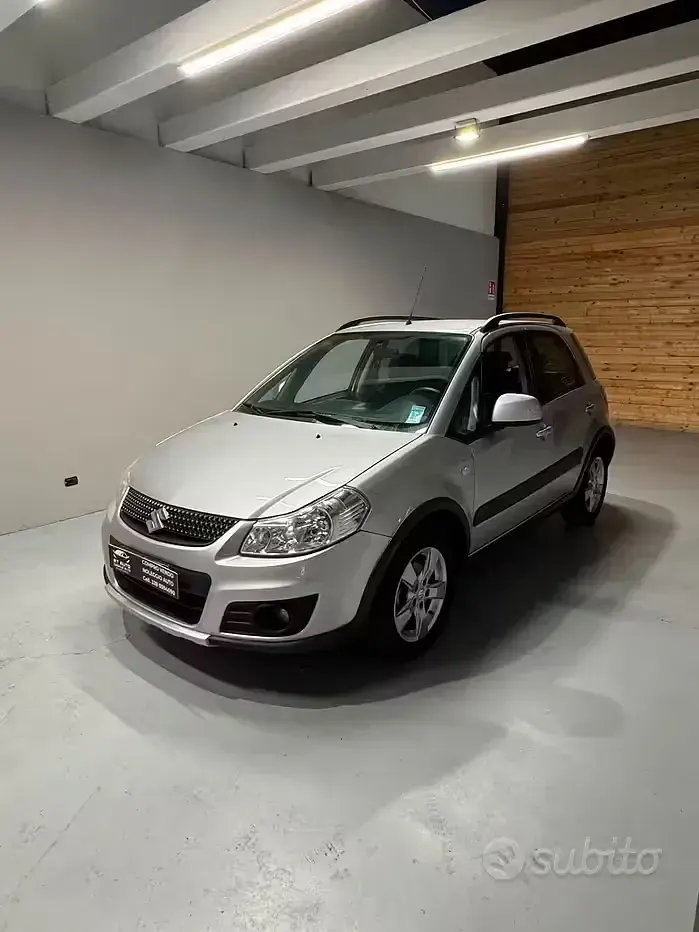 Usata Suzuki SX4 GL 112 CV (82 kW) 2011 Grigio chiaro SUV