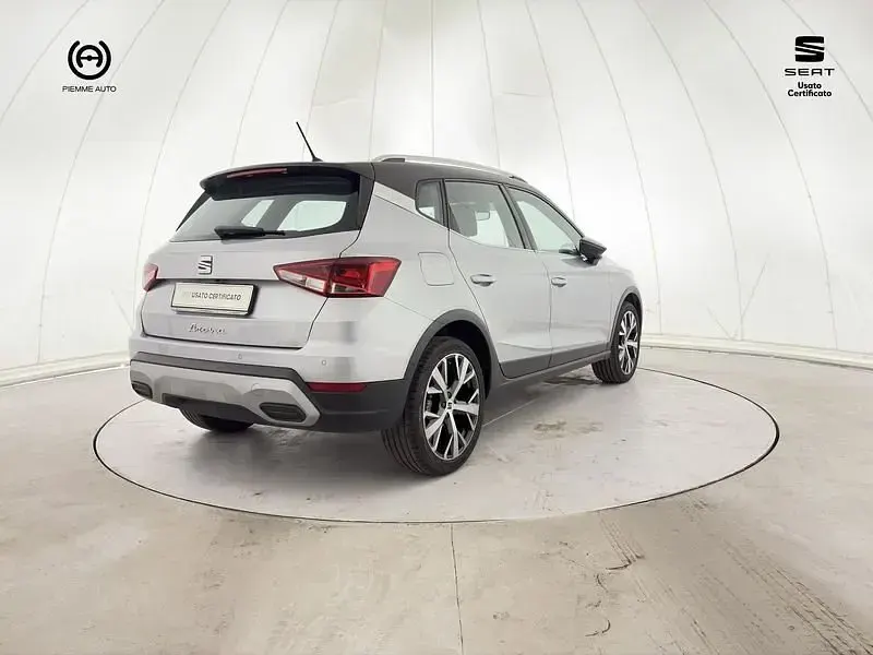 Usata Seat Arona Xperience 110 CV (80 kW) 2023 Argento tetto nero SUV