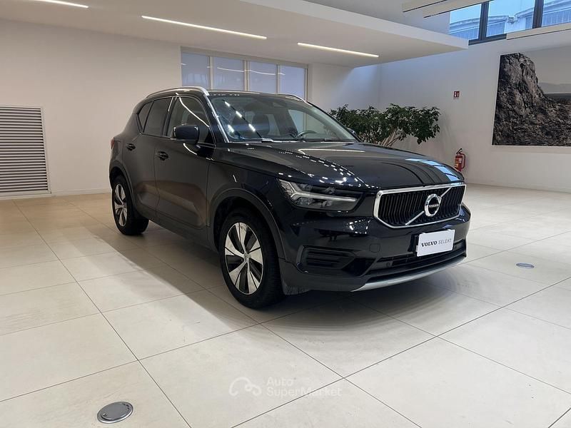 Usata Volvo XC40 Momentum 129 CV (94 kW) 2022 Nero SUV