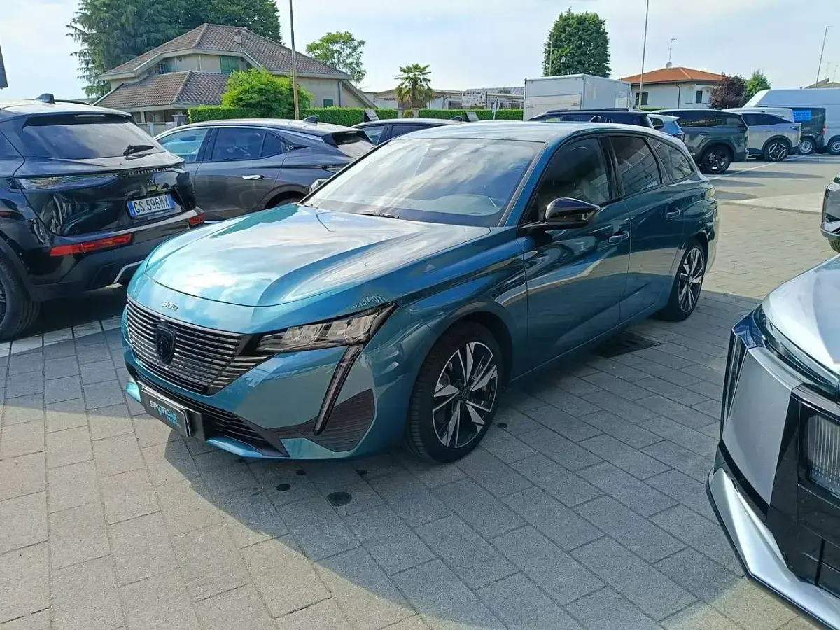 Usata Peugeot 308 Allure 131 CV (96 kW) 2022 Blu avatar Station wagon