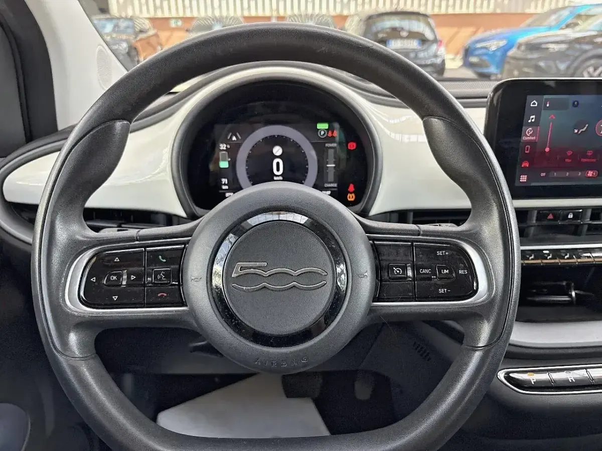 Usata Fiat 500e Passion 69 kW (95 CV) 2021 Bianco Berlina