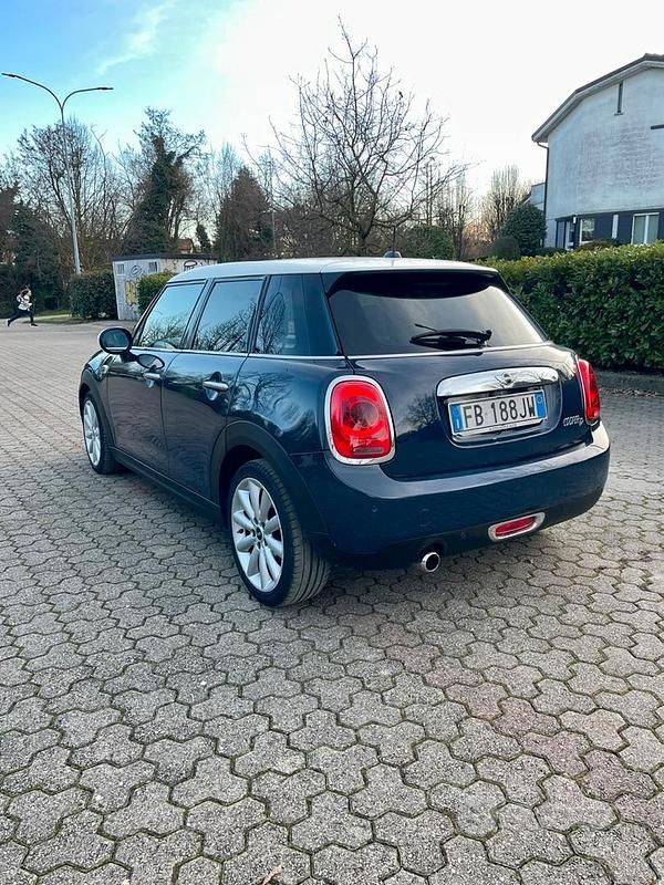 Usata Mini Cooper D 116 CV (85 kW) 2016 Blu Utilitaria