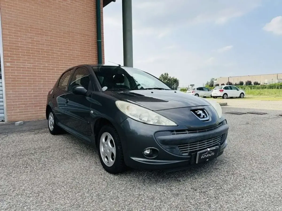 Usata Peugeot 206 60 CV (44 kW) 2011 Grigio Berlina