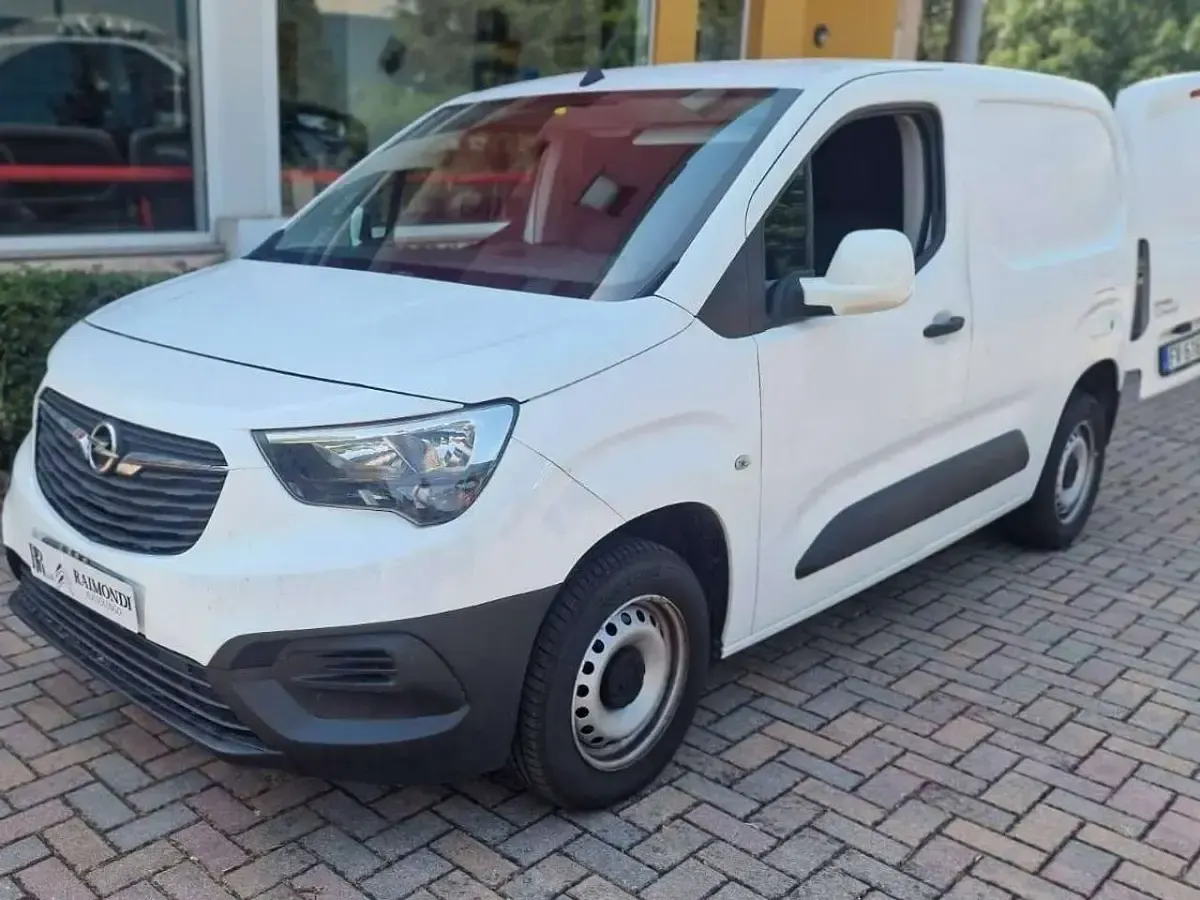 Usata Opel Combo 105 CV (77 kW) 2019 Bianco Monovolume
