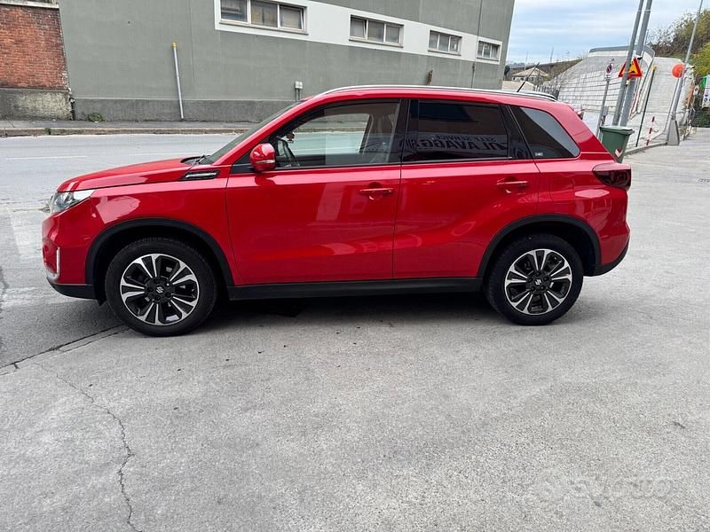 Usata Suzuki Vitara 140 CV (102 kW) 2022 Rosso SUV