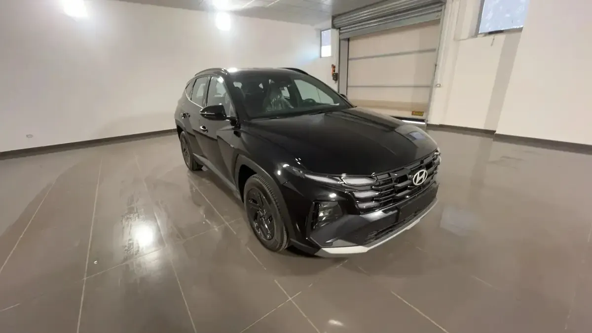 Nuova Hyundai Tucson Blackline 136 CV (100 kW) 2026 Abyss black SUV