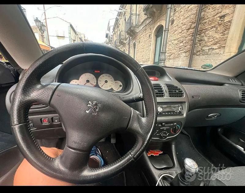 Usata Peugeot 206 CC 2004 Nero Cabrio