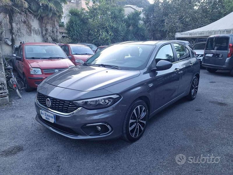 Usata Fiat Tipo Business 120 CV (88 kW) 2019 Grigio scuro Berlina