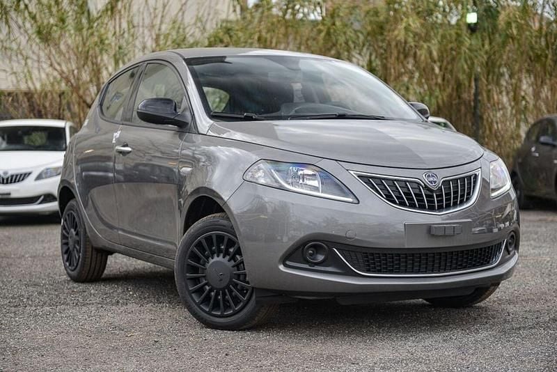 Usata Lancia Ypsilon S 70 CV (51 kW) 2023 Grigio Utilitaria