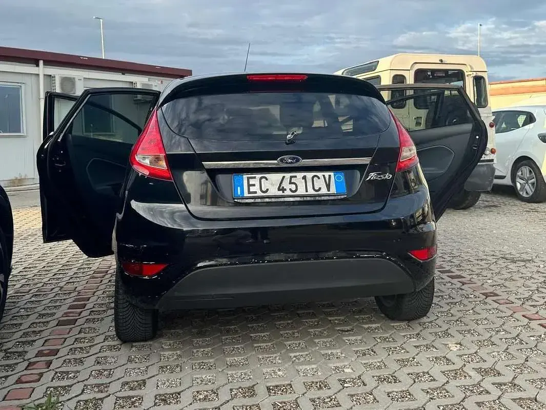 Usata Ford Fiesta Titanium 95 CV (69 kW) 2010 Nero Berlina