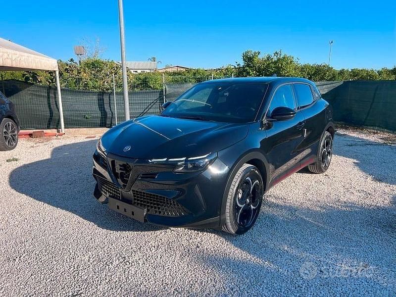 Nero Nuova 2025 Alfa Romeo GT Junior Edizione Speciale Station wagon | 30.450 € (Cara) - Immagine 1/4