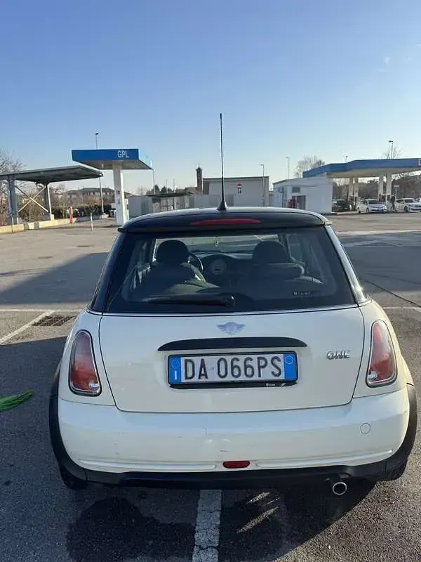Usata Mini ONE Seven 90 CV (66 kW) 2006 Utilitaria