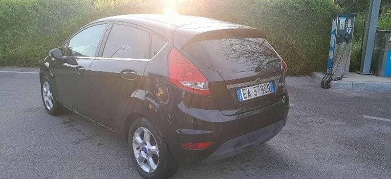 Usata Ford Fiesta Titanium 95 CV (69 kW) 2011 Utilitaria