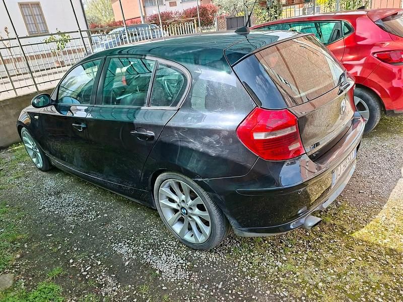 Usata BMW 118 143 CV (105 kW) 2007 Nero Utilitaria