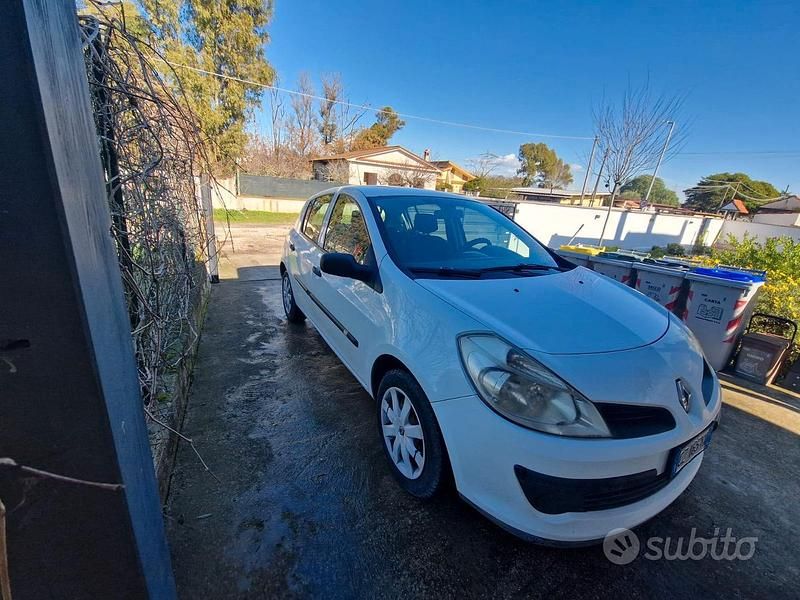 Usata Renault Clio II 2006 Bianco Berlina